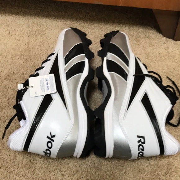 NWOB! Reebok NFL SZ 15 football sneakers / cleats main image 4